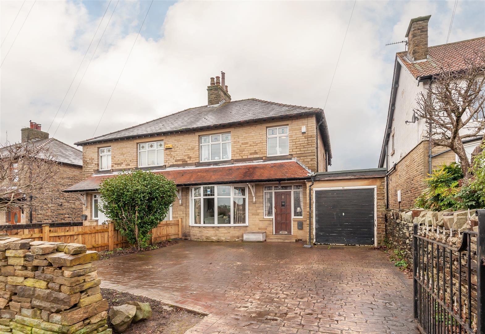 Laverock Lane, Brighouse SW Property